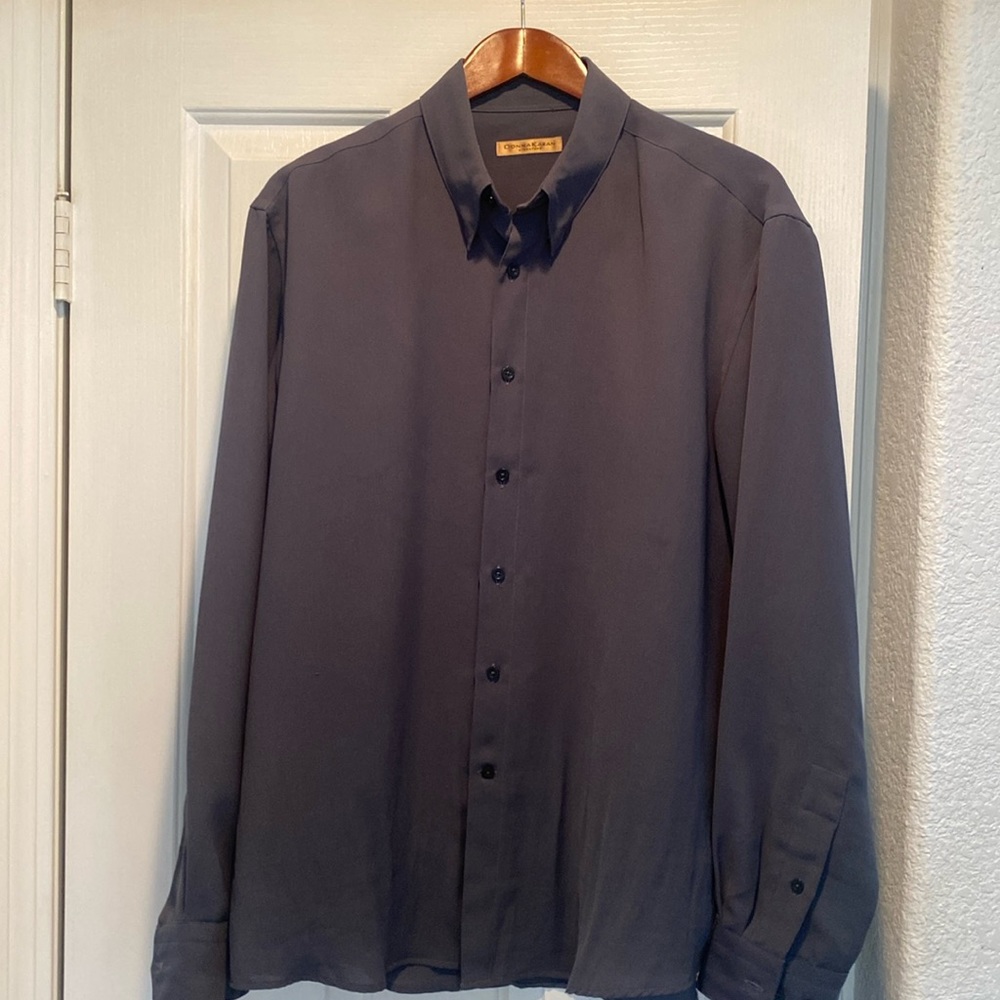 DONNA KARAN SIGNATURE MED GRAY SHIRT GOOD CONDITION